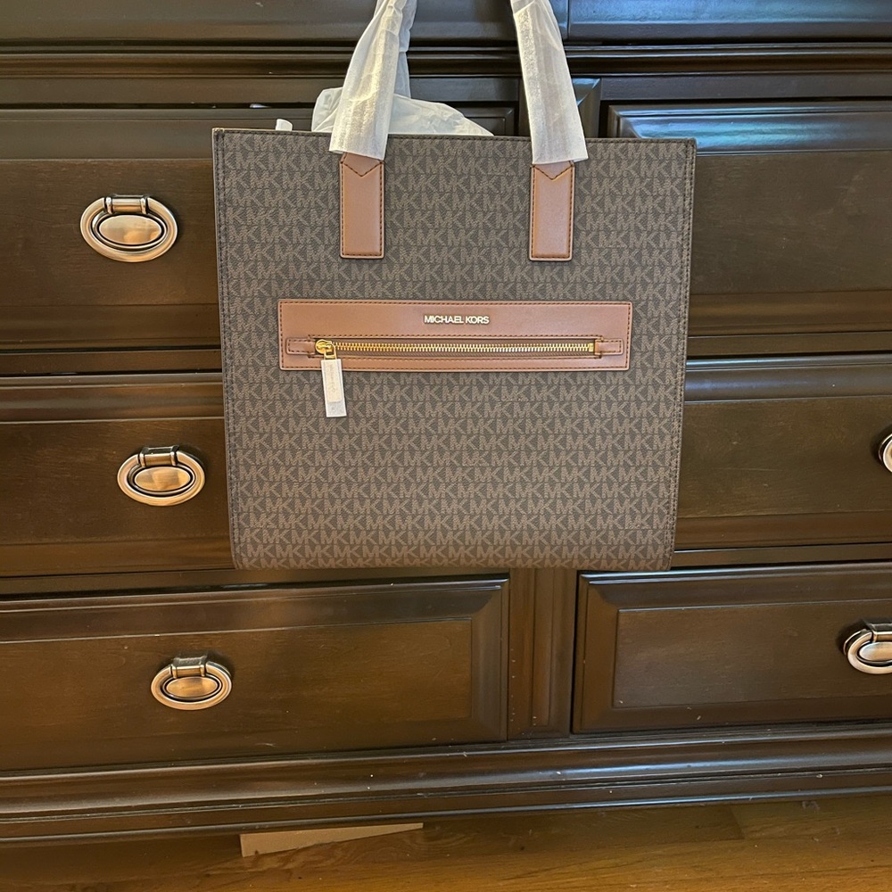 Michael Kors Kensly Tote